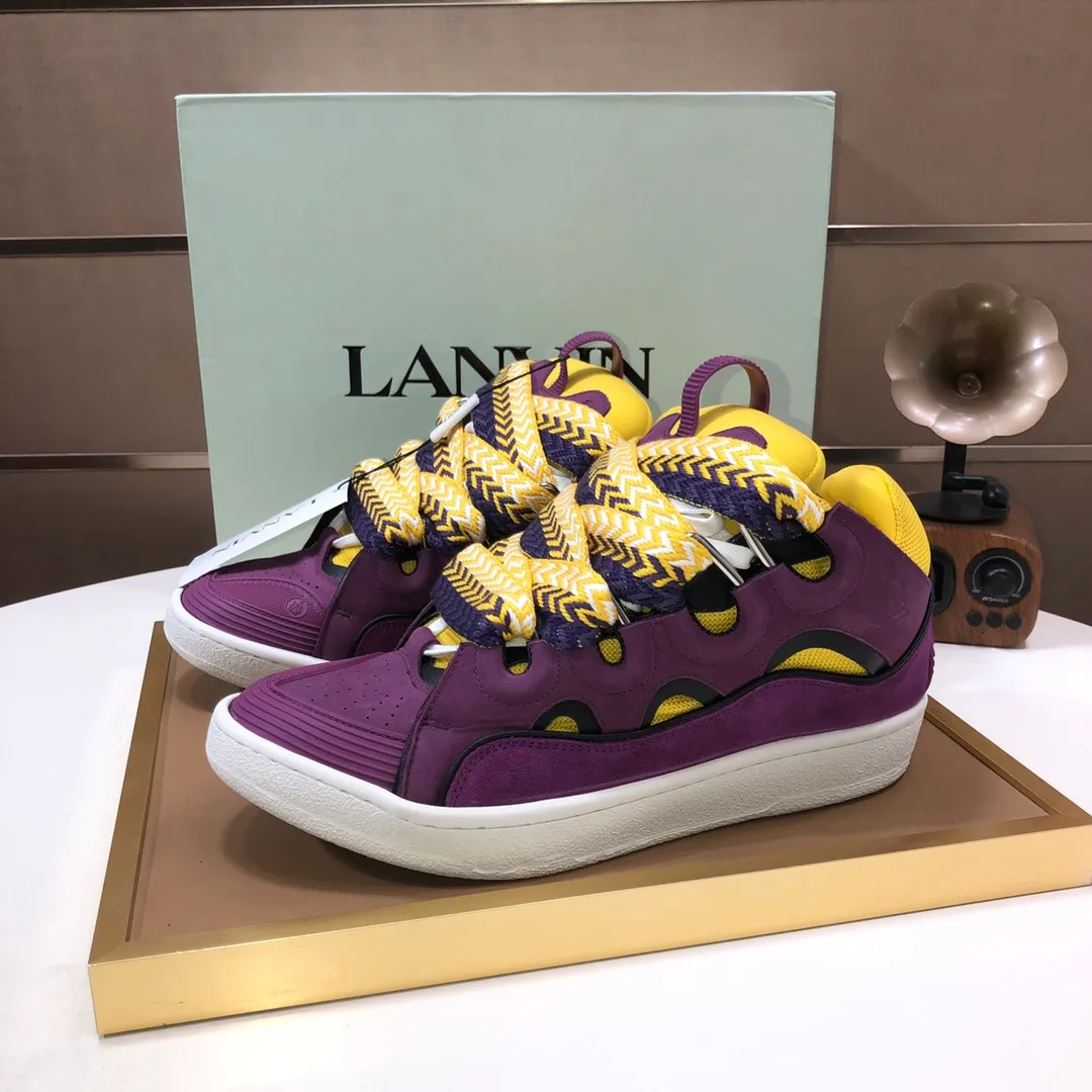 Men's men's shoes💰820💰[LANVIN] The latest lace-up fashionable casual couple sneakers, high-quality CLAY couple series‼ ️ The latest trendy products of the season 🌈Many bloggers have planted grass and purchased the original open-mold customization. The upper and outsole are sewn with mark threads without edge sealing. A variety of material splicing combination design. Very versatile for fashionable and casual wear. Comfortable on the feet. Self-recommended. Upper cowhide + cow suede + breathable mesh lining. Foot-padding cowhide. Exclusive original open-mold clear logo rubber outsole ⚠️Couple standard size 36-40 for women and 38-44 for men.